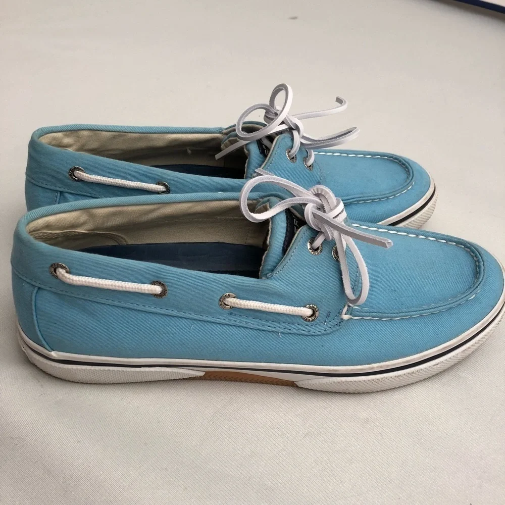 Sperry classic light blue boat shoe